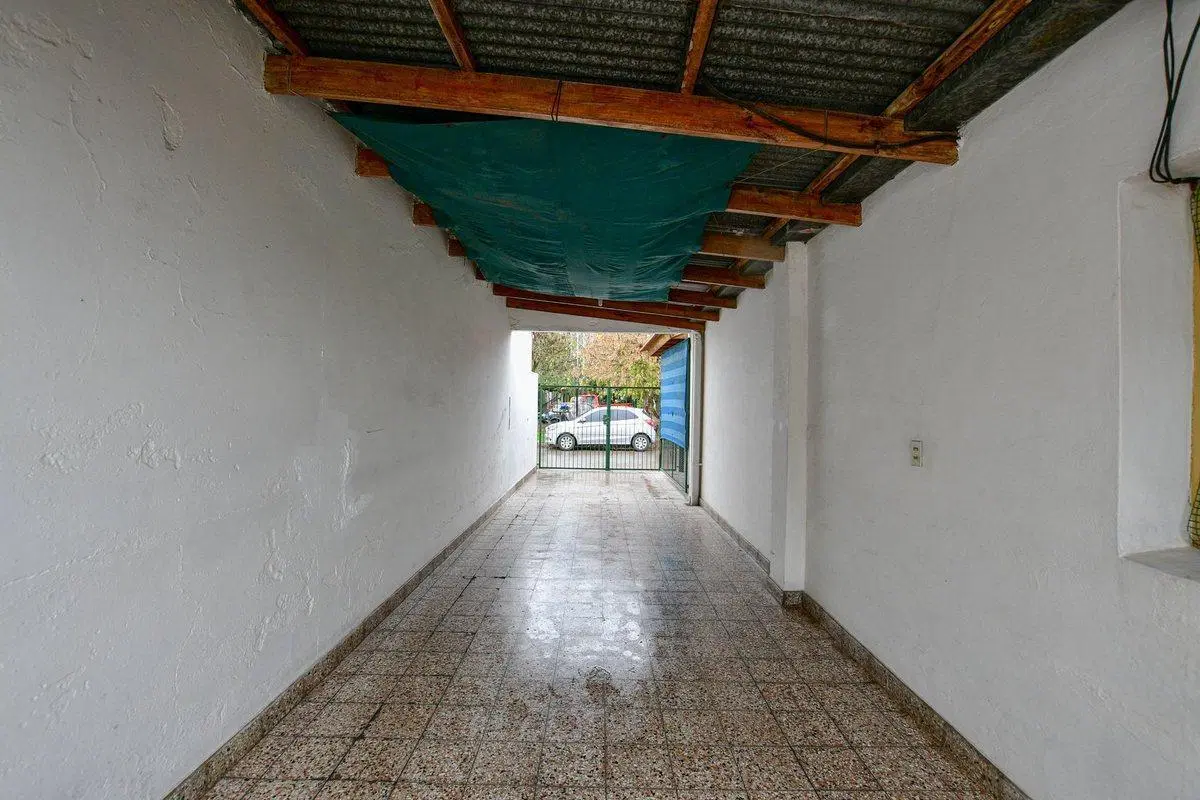 LOTE CON 3 CASAS EN VENTA - APTA BANCO 2