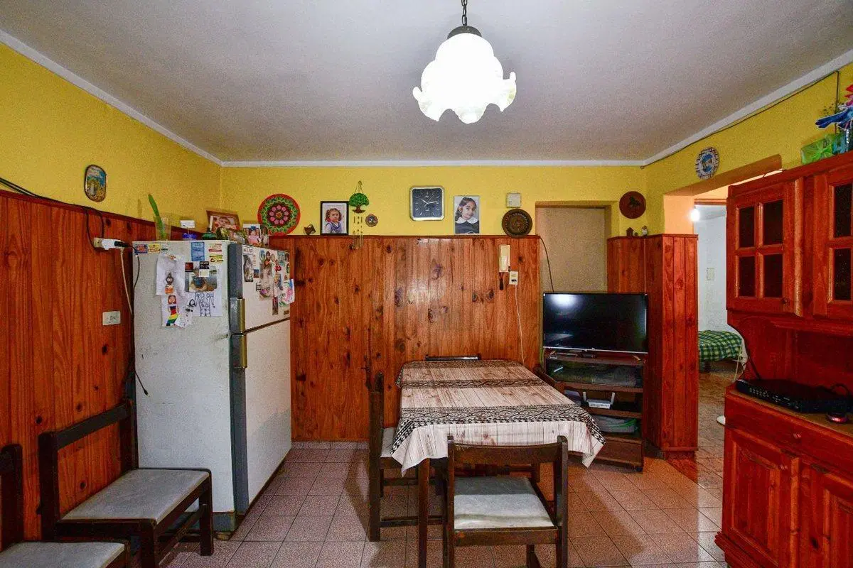 LOTE CON 3 CASAS EN VENTA - APTA BANCO 3