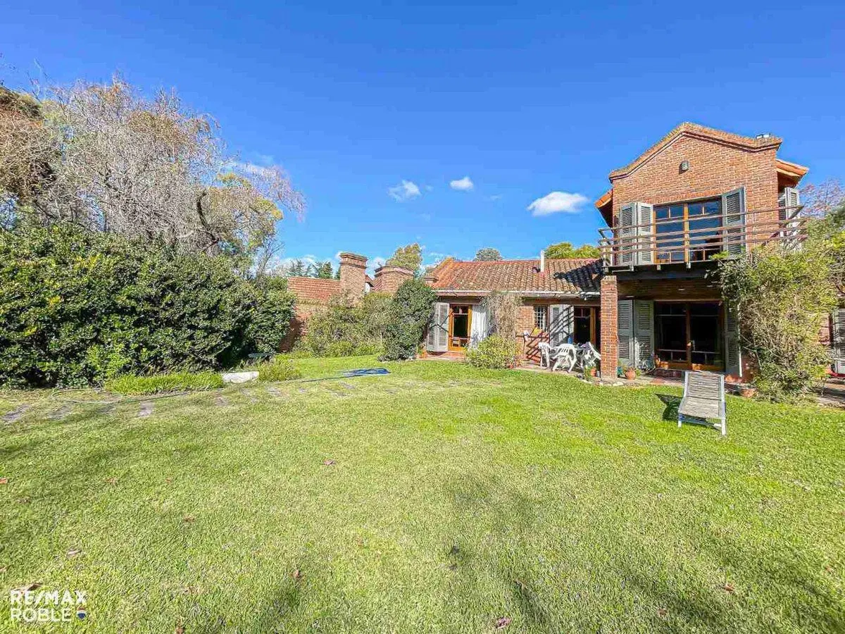 Casa en venta Villa Elisa 3 dormitorios con parque 5