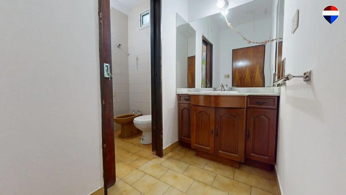 CASA EN VENTA QUILMES CENTRO PARQUE 5 AMBIENTES 8