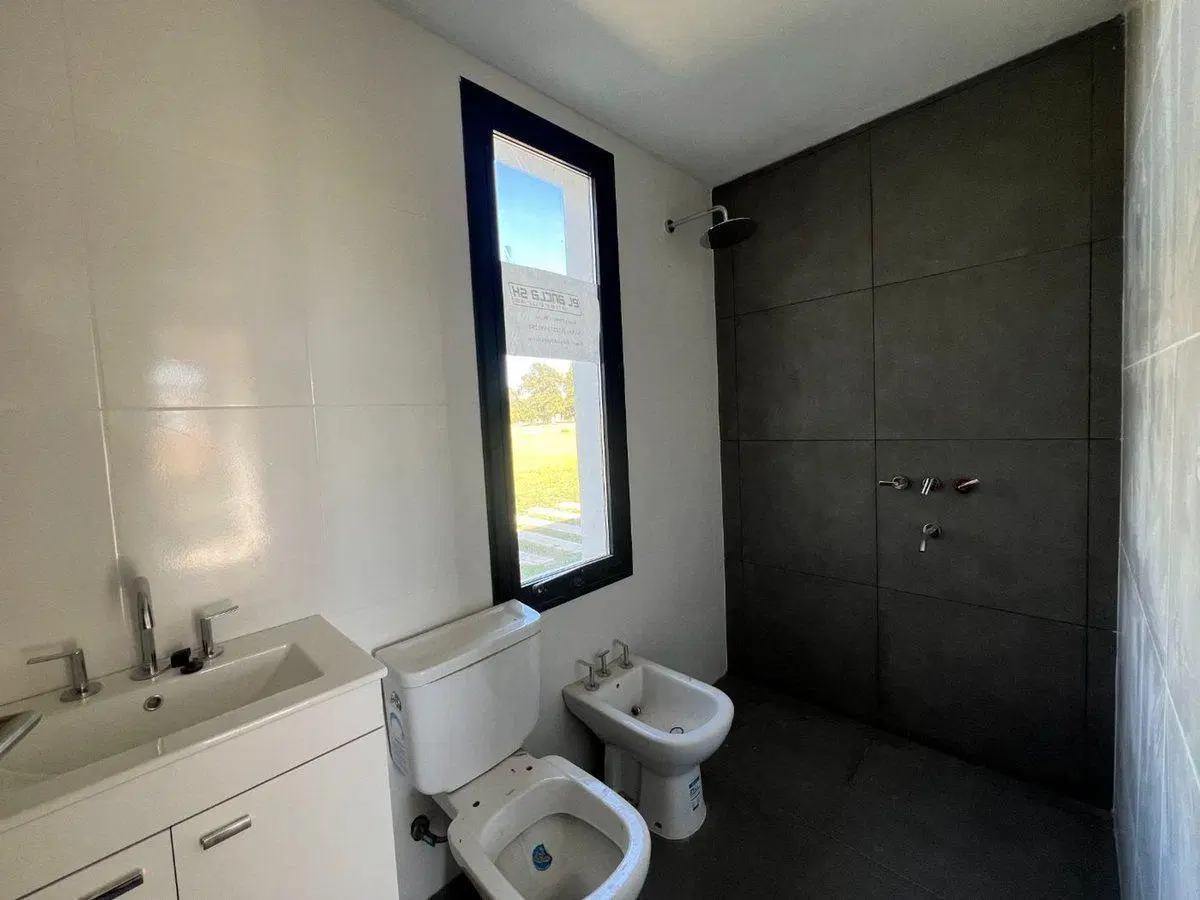 CASA EN VENTA LOBOS 2 DORMITORIOS LA FEDERALA 5