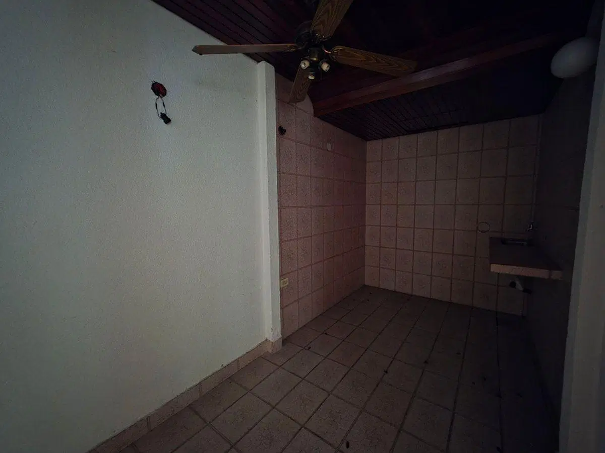 DEPARTAMENTO EN VENTA LA PLATA TIPO PH CON PATIO 2