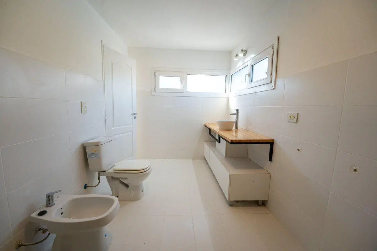 DÚPLEX EN VENTA GONNET 2 DORMITORIOS CON COCHERA 8