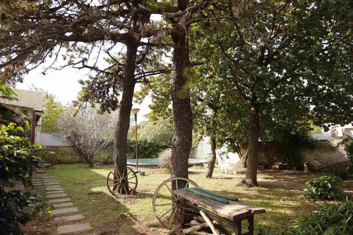 Foto de Casa Venta Gonnet 4 Dormitorios 2 Baños Pileta, imagen 1