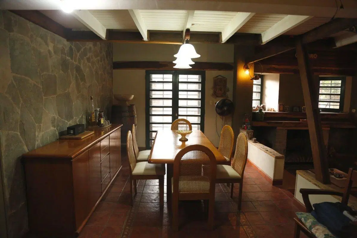 Casa Venta Gonnet 4 Dormitorios 2 Baños Pileta 2