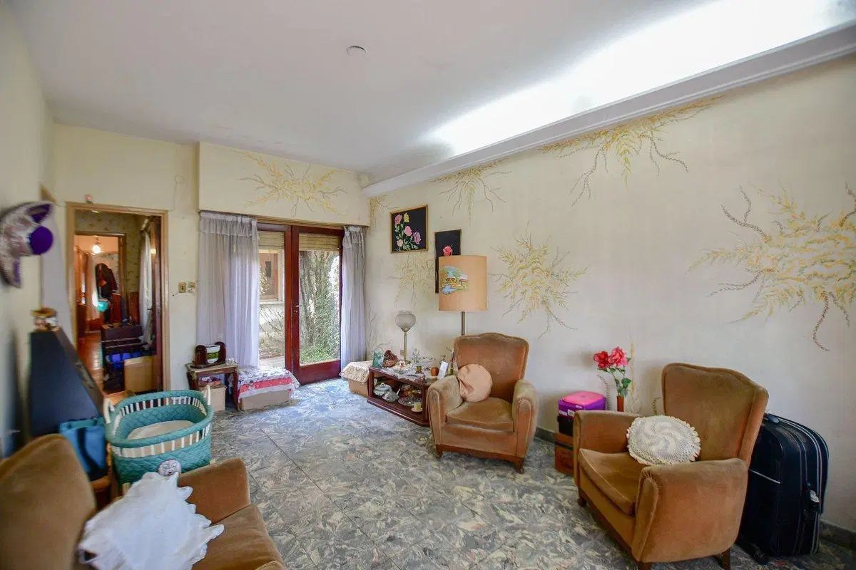 CASA EN VENTA LA PLATA 2 DORMITORIOS COCHERA 5
