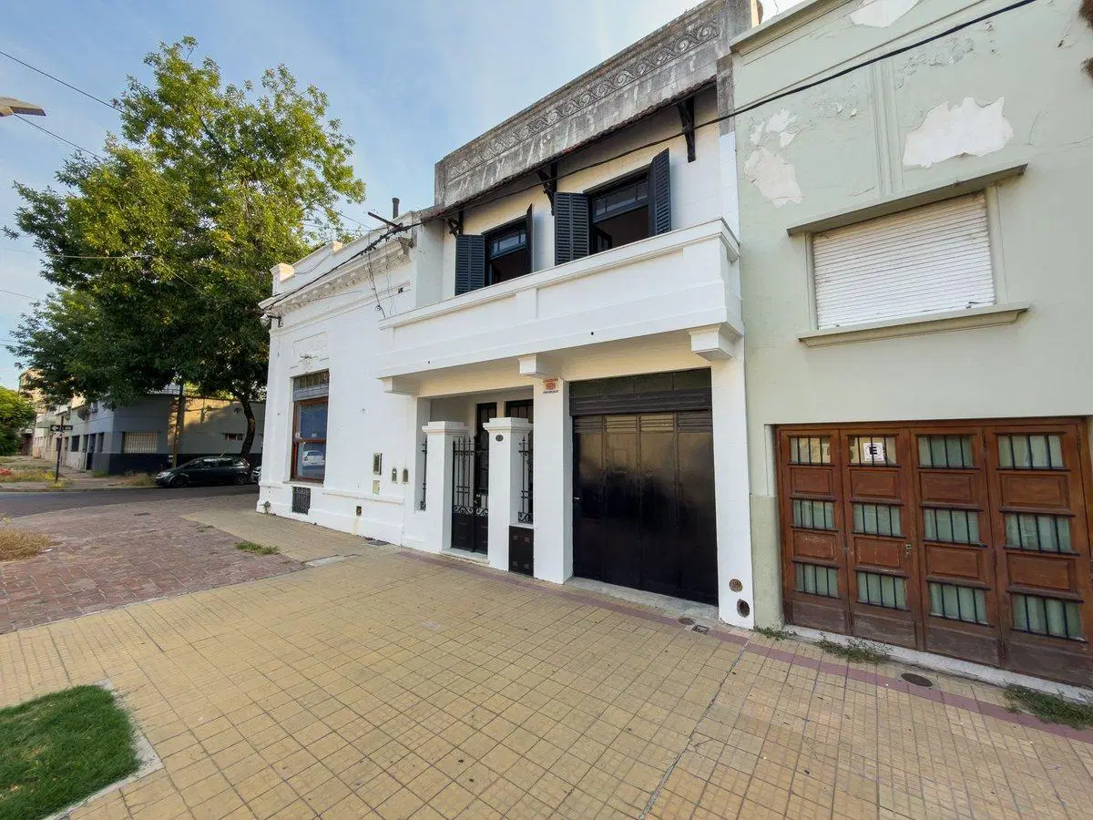 Casa Venta La Plata comercial profesional cochera 2