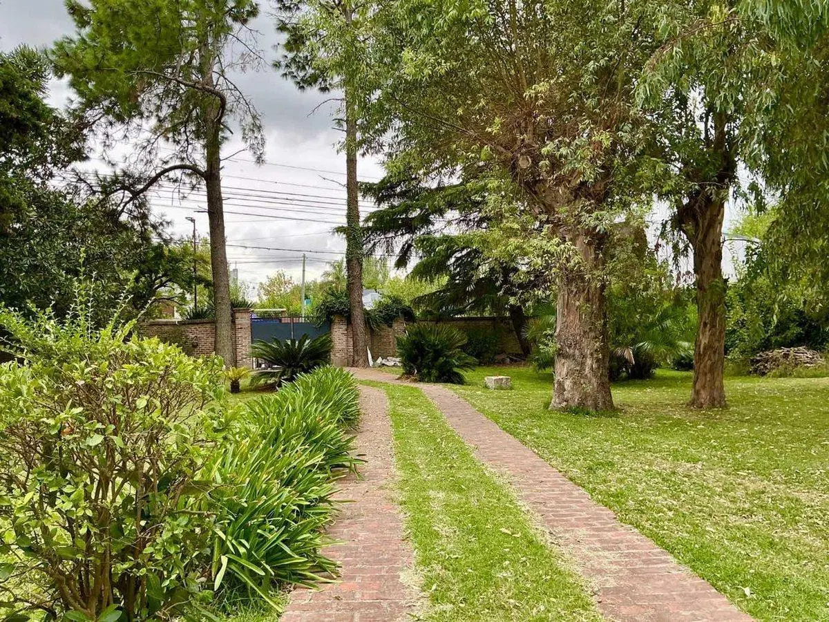 LOTE EN VENTA CITY BELL PARQUIZADO 5