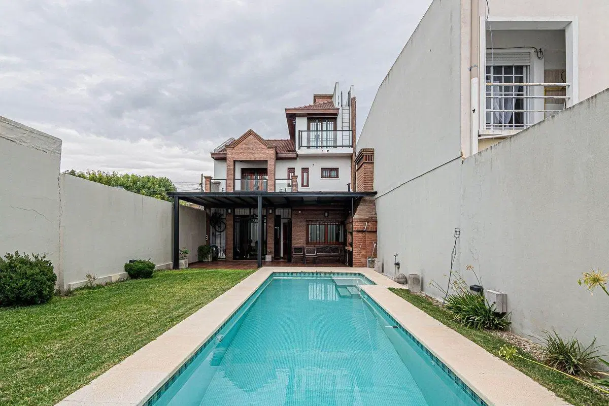CASA EN VENTA LA PLATA EN PARQUE SAN MARTÍN 5