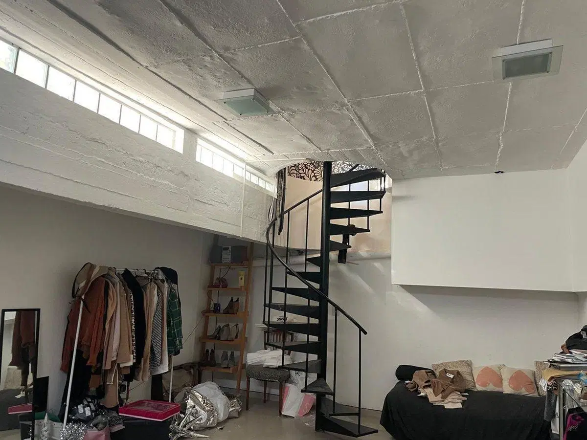 LOCAL COMERCIAL EN VENTA LA PLATA CON DEPOSITO 2