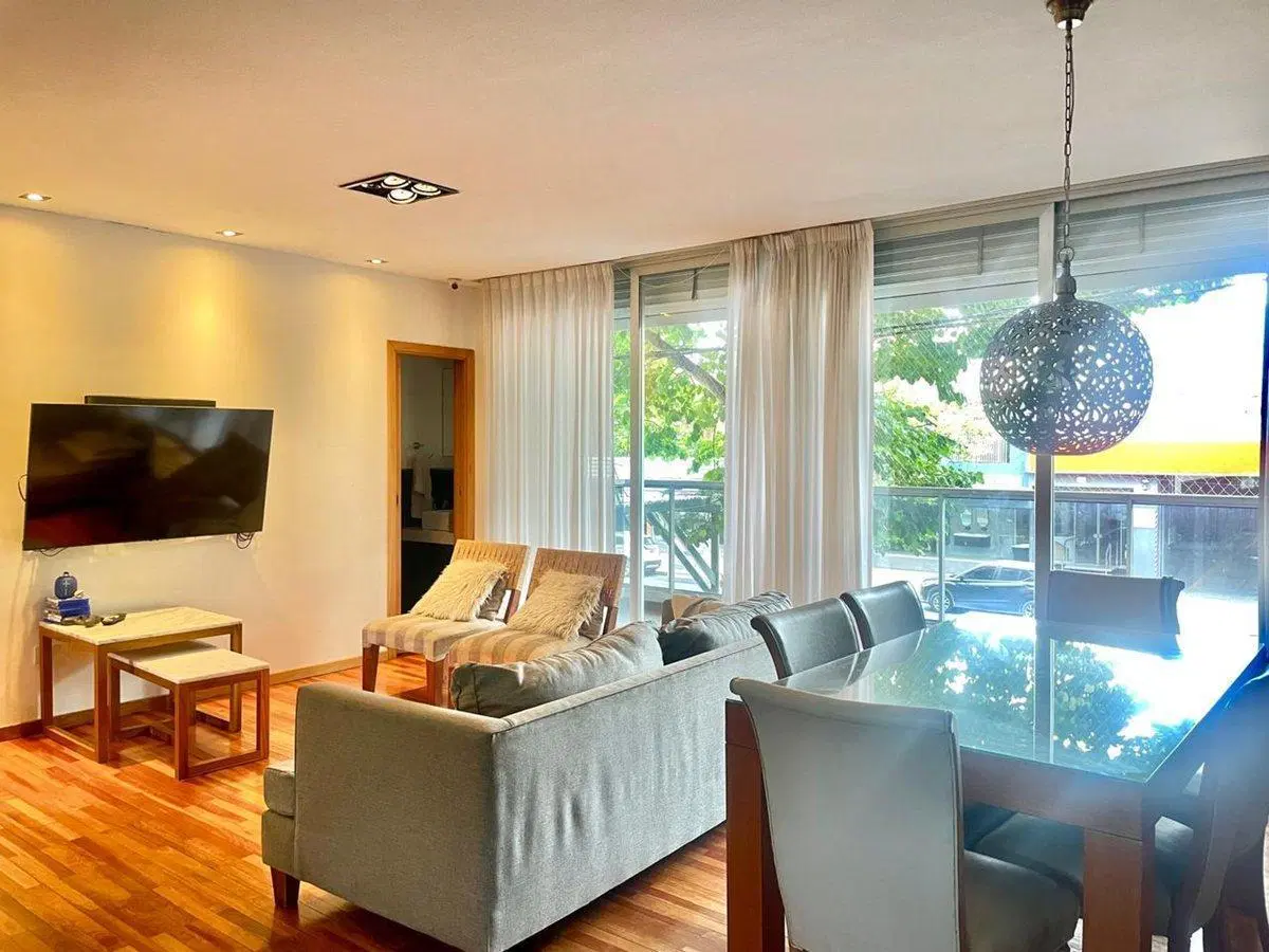 CASA EN VENTA LA PLATA 3 DORMITORIOS COCHERA 2