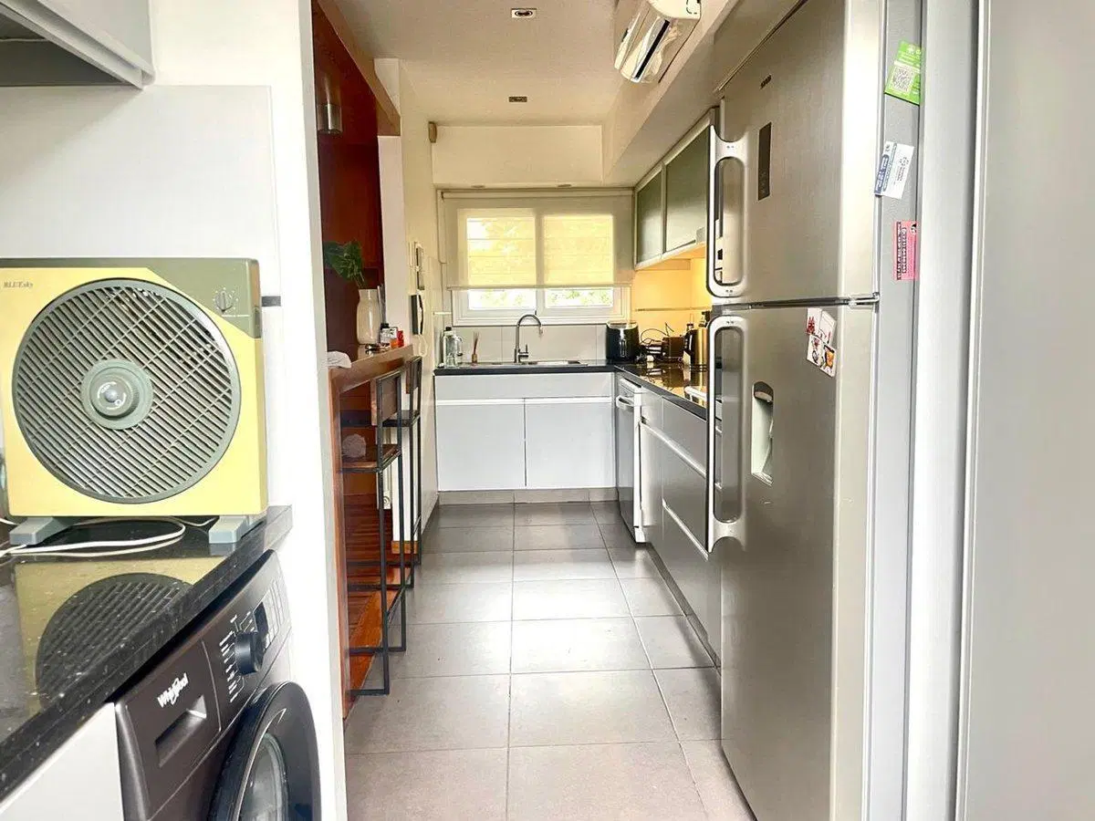 CASA EN VENTA LA PLATA 3 DORMITORIOS COCHERA 4