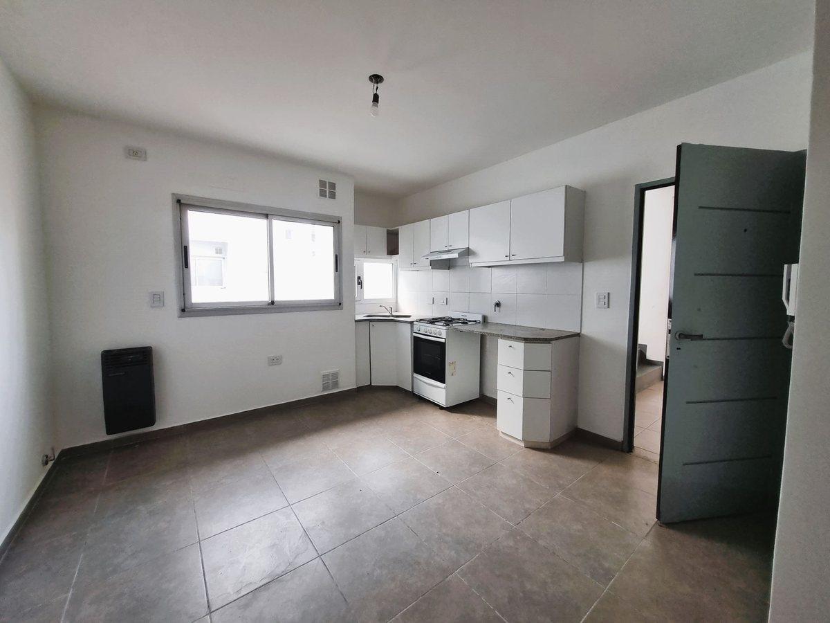 Foto de DEPARTAMENTO EN VENTA LA PLATA 1 DORMITORIO, imagen 4