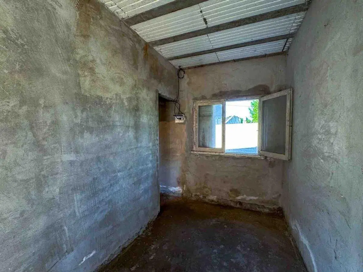 CASA EN VENTA BERISSO A RECICLAR CON PARQUE 3