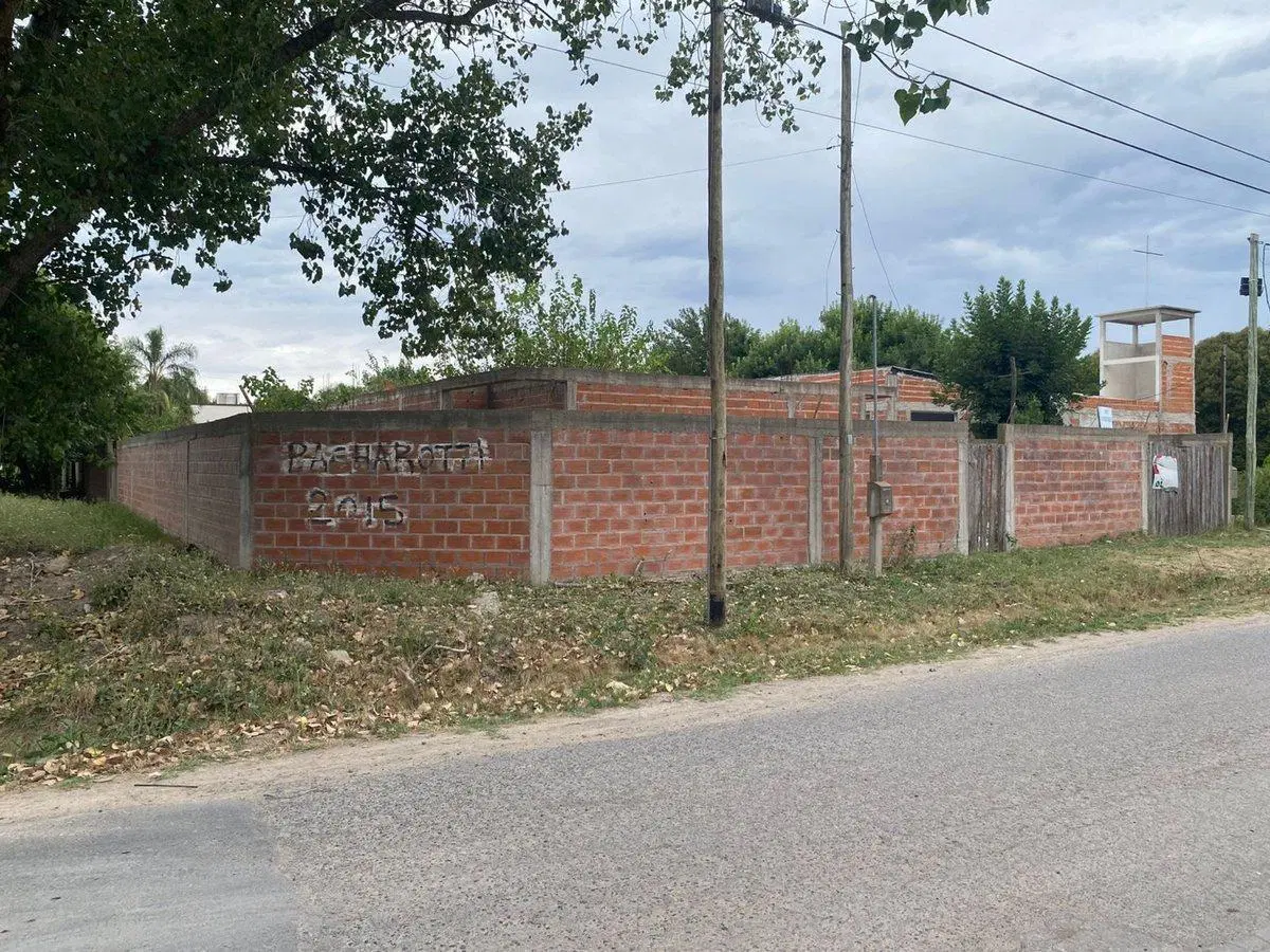 TERRENO EN VENTA LA PLATA CON CASA EN CONSTRUCCION 4