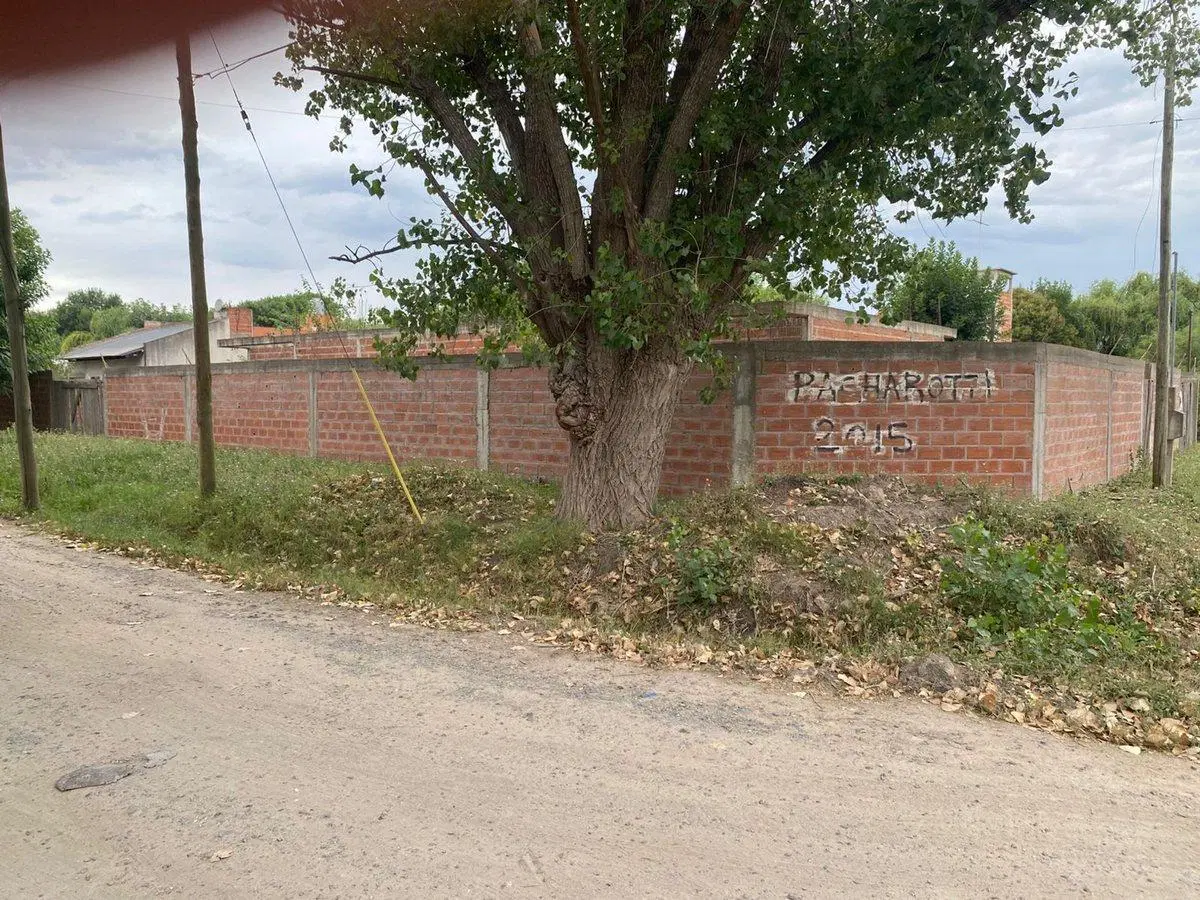 TERRENO EN VENTA LA PLATA CON CASA EN CONSTRUCCION 5