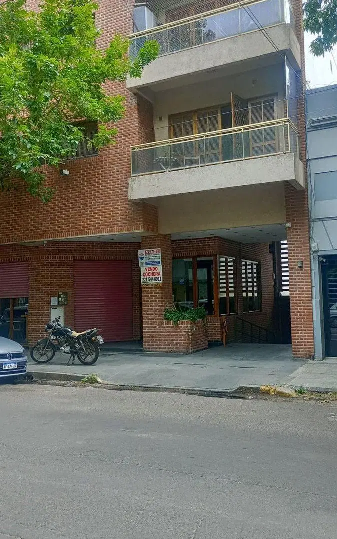 COCHERA EN VENTA LA PLATA CENTRO PORTON AUTOMATICO 3