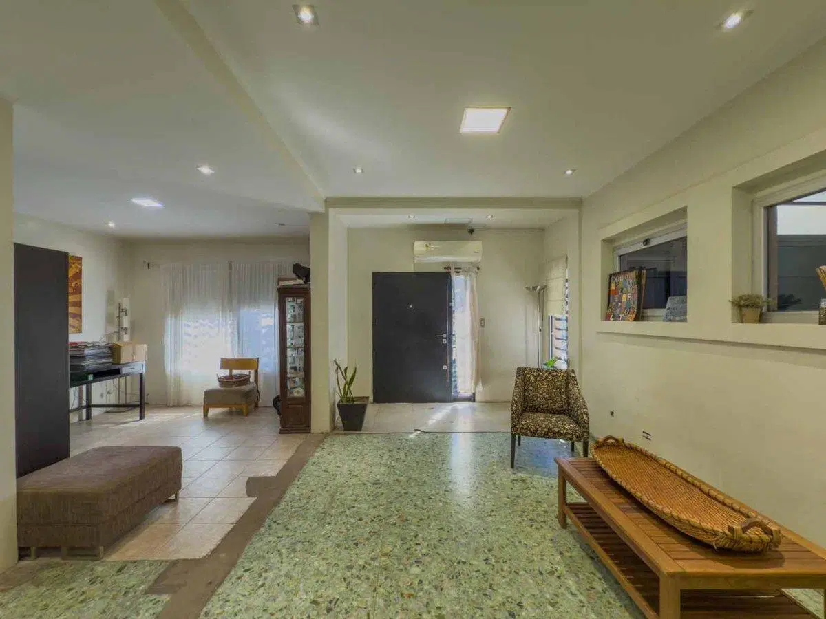 CASA EN VENTA BERAZATEGUI 4 DORMITORIOS PARQUE 3