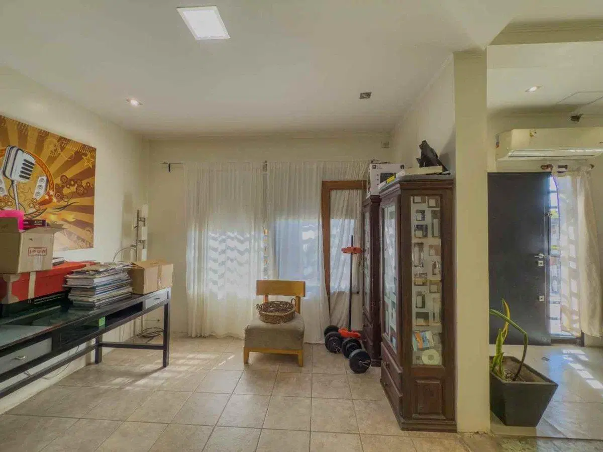 CASA EN VENTA BERAZATEGUI 4 DORMITORIOS PARQUE 5