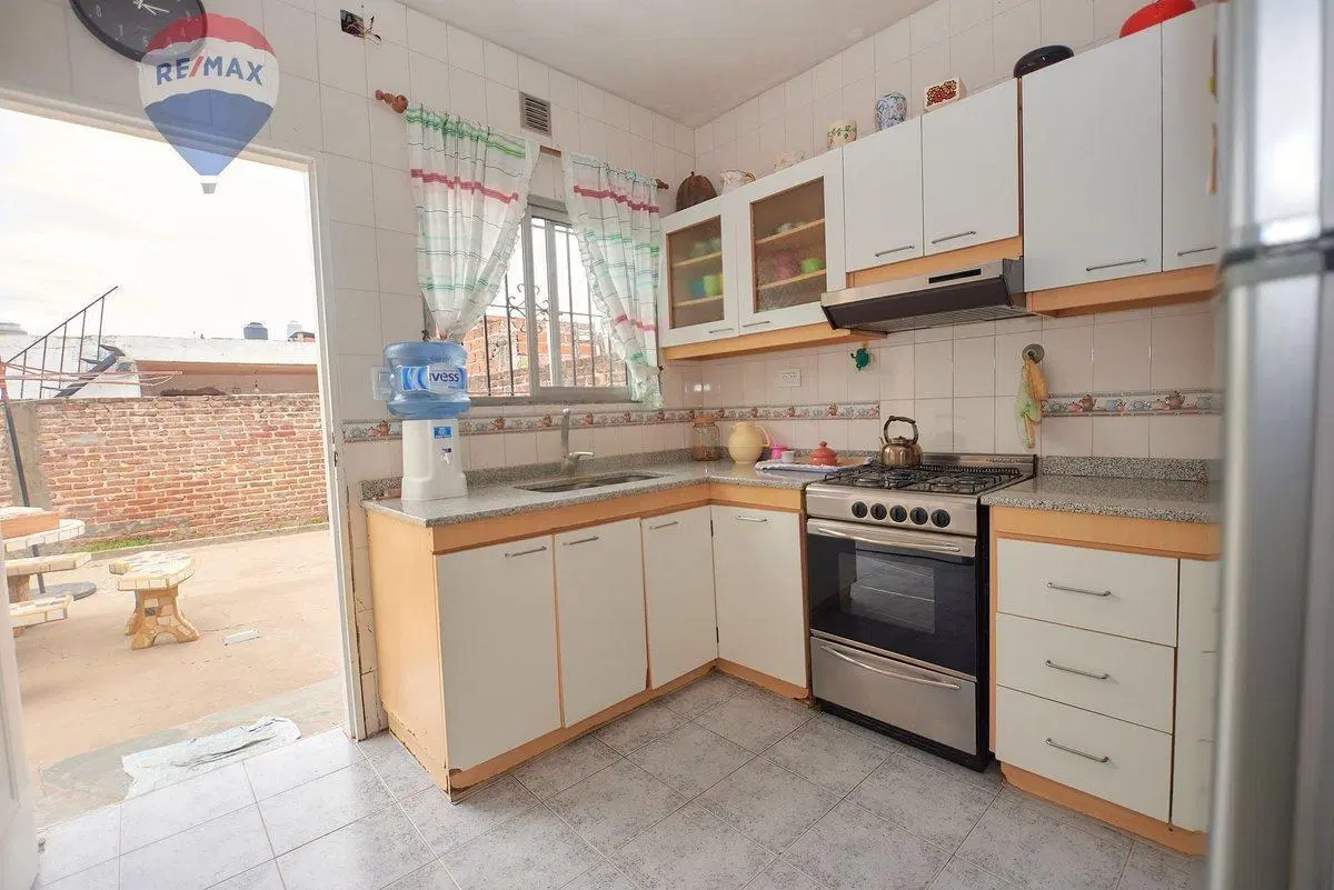 CASA EN VENTA BERAZATEGUI 2 DORMITORIOS PARQUE 5
