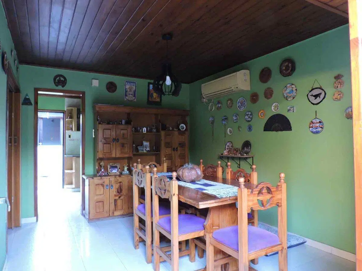 DOS CASAS EN VENTA LA PLATA CON PATIO Y COCHERA 2