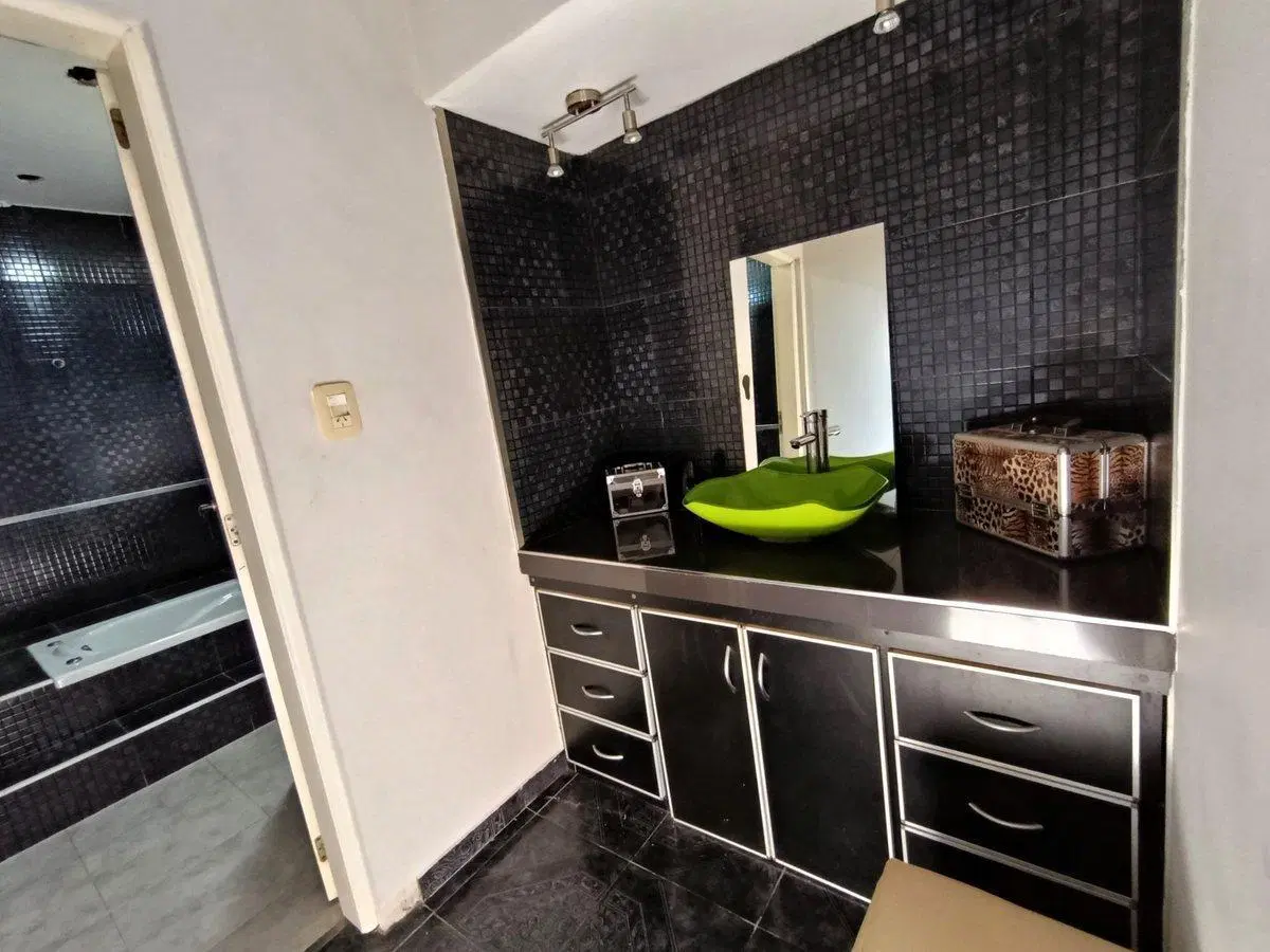 CASA EN VENTA BERISSO LOS TALAS CON DEPARTAMENTO 4