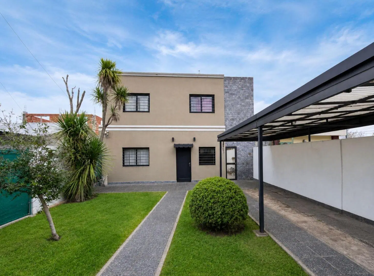 CASA EN VENTA FLORENCIO VARELA PARQUE 4