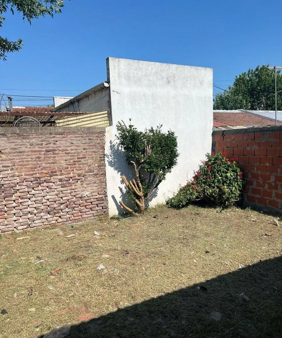 CASA EN VENTA EN ROMERO A REFACCIONAR 2