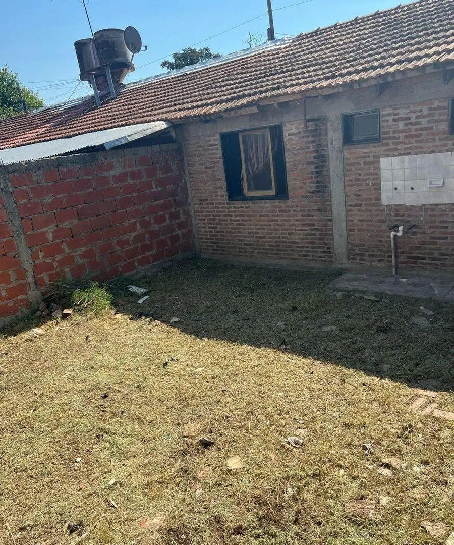 CASA EN VENTA EN ROMERO A REFACCIONAR 4