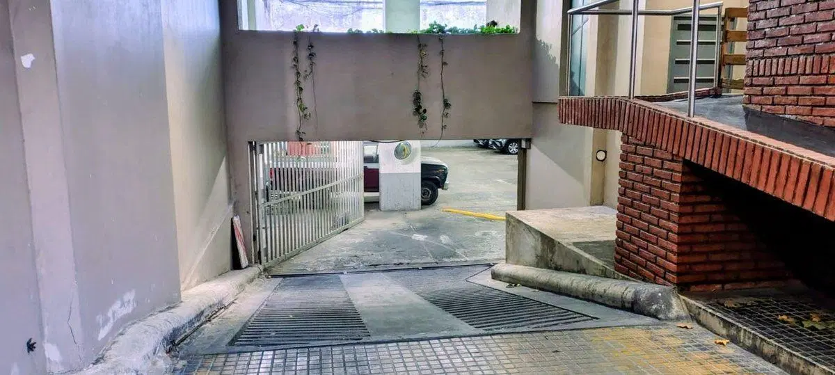 COCHERA CUBIERTA EN VENTA LA PLATA CENTRO 3
