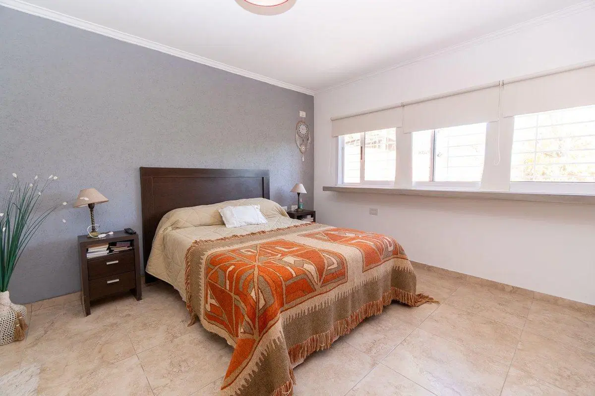 CASA EN VENTA BERISSO 2 DORMITORIOS PATIO COCHERAS 5