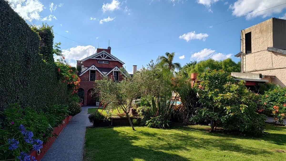 Casa en venta en Villa del Plata 5 dormitorios