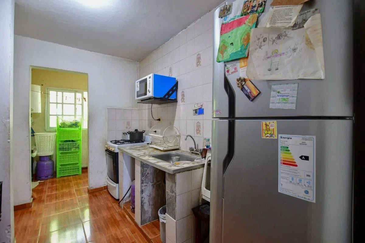 CASA EN VENTA HERNANDEZ 4 DORMITORIOS MAS LOCAL 5