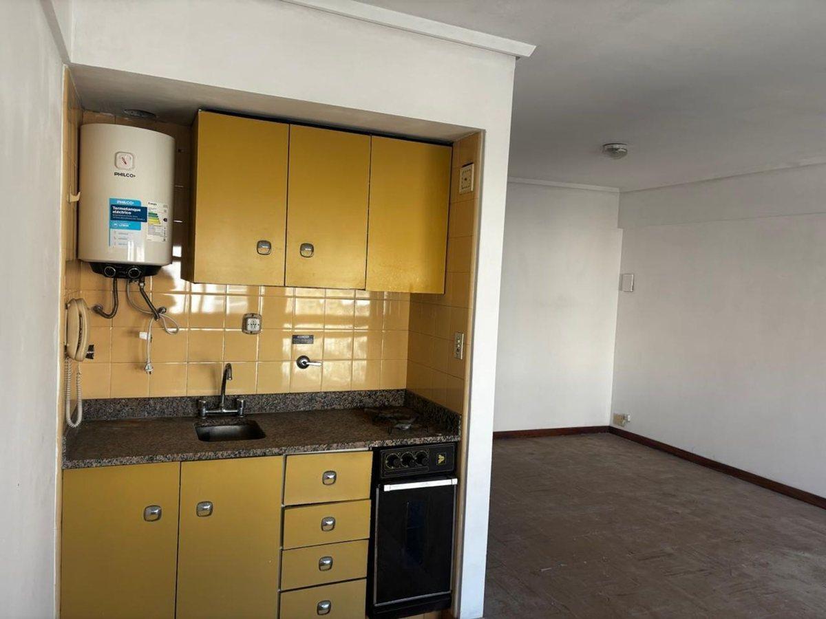 Foto de MONOAMBIENTE EN VENTA LA PLATA CENTRO FRENTE 36 M2, imagen 4