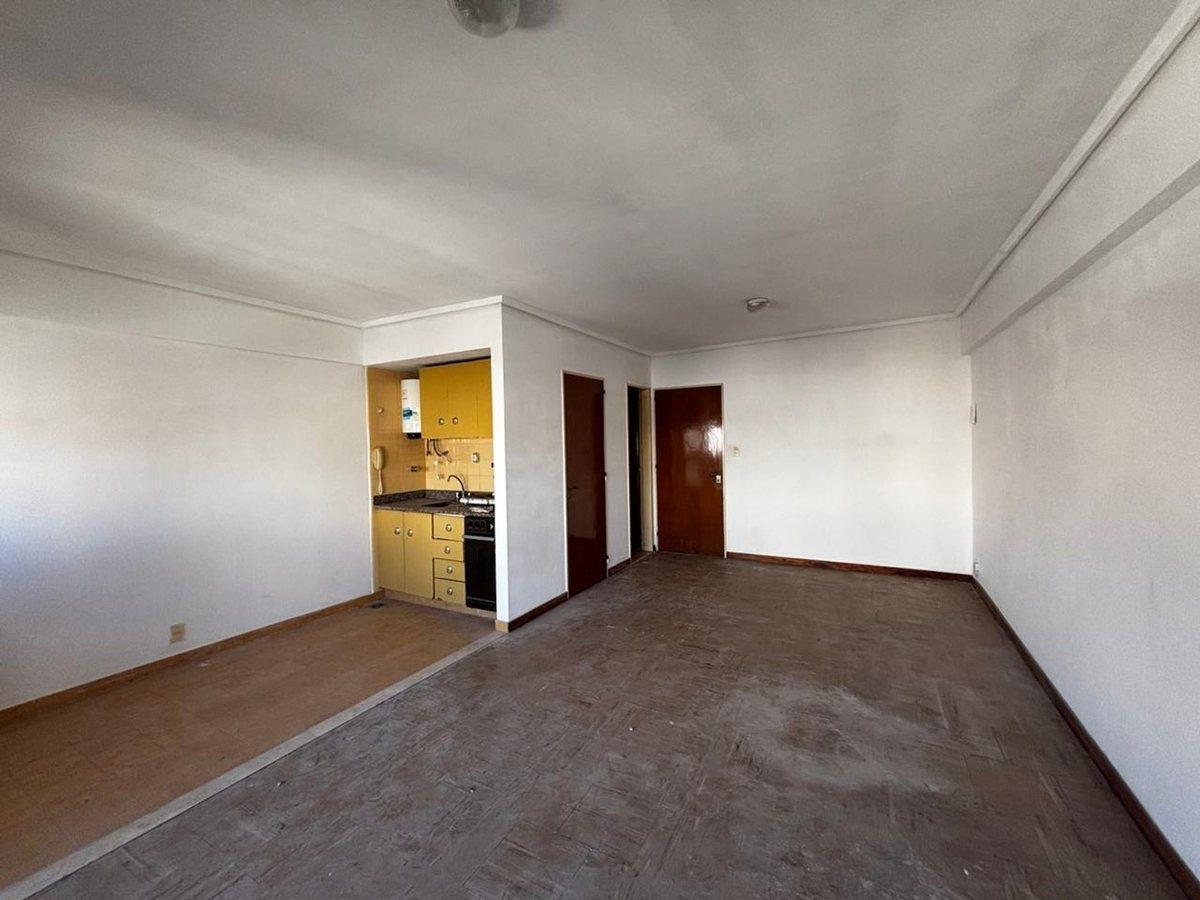 Foto de MONOAMBIENTE EN VENTA LA PLATA CENTRO FRENTE 36 M2, imagen 5
