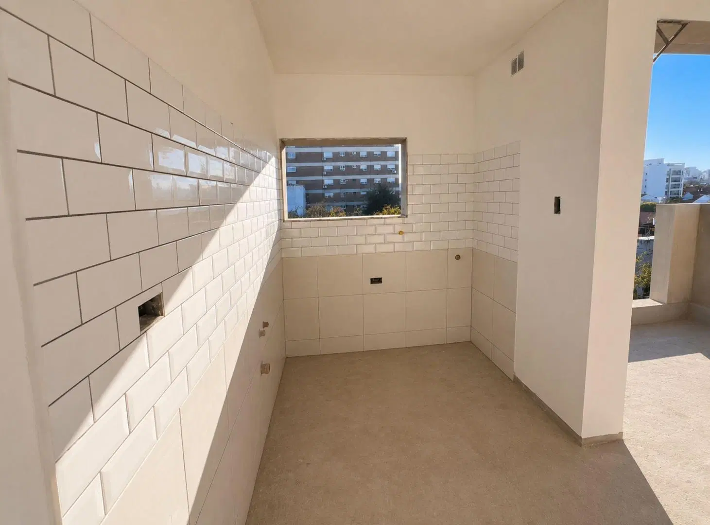 SEMIPISO EN VENTA LA PLATA CON DOBLE BALCON 5