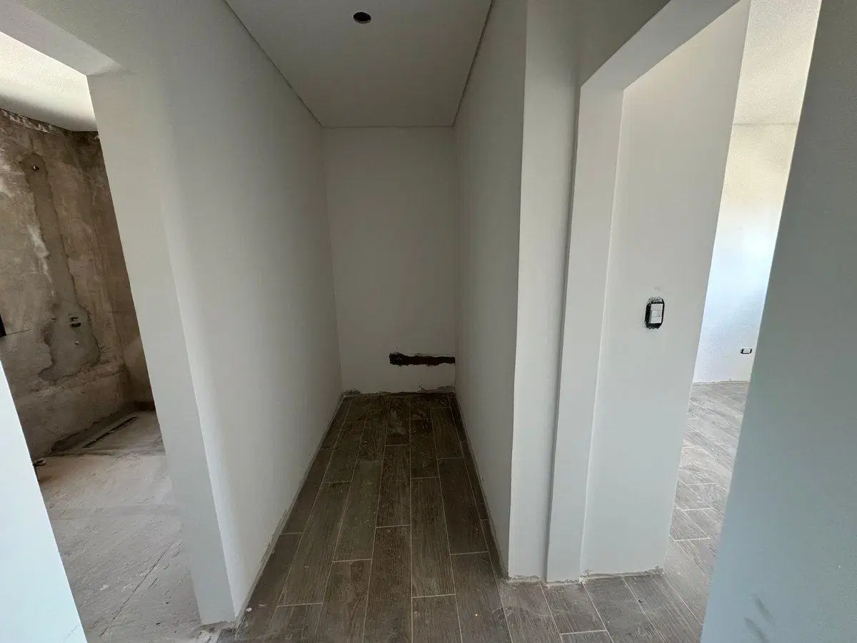 CASA EN VENTA LA PLATA A ESTRENAR 3 DORMITORIOS 5