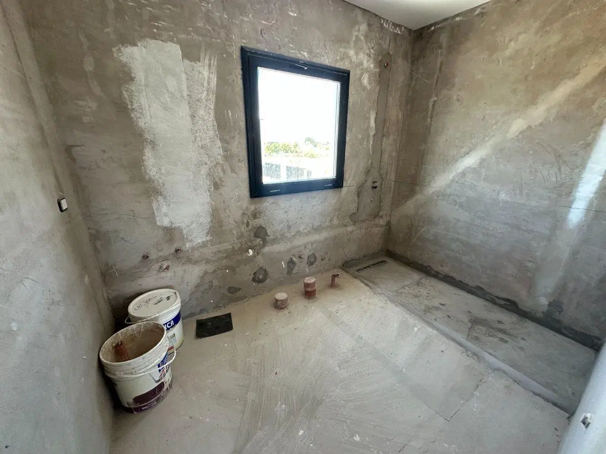 CASA EN VENTA LA PLATA A ESTRENAR 3 DORMITORIOS 4