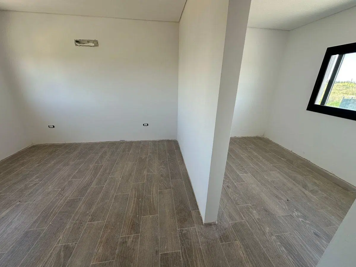 CASA EN VENTA LA PLATA A ESTRENAR 3 DORMITORIOS 5