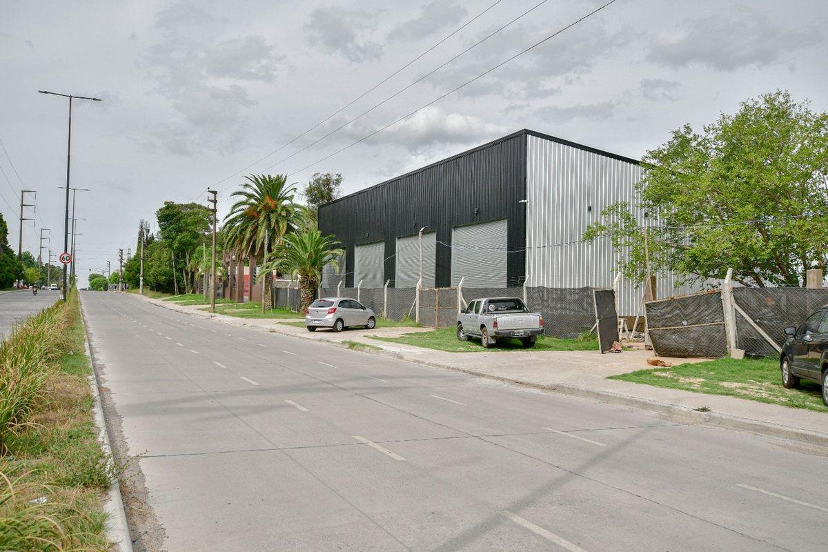 GALPON DIVISIBLE/ LOCALES A LA VENTA EN LA PLATA