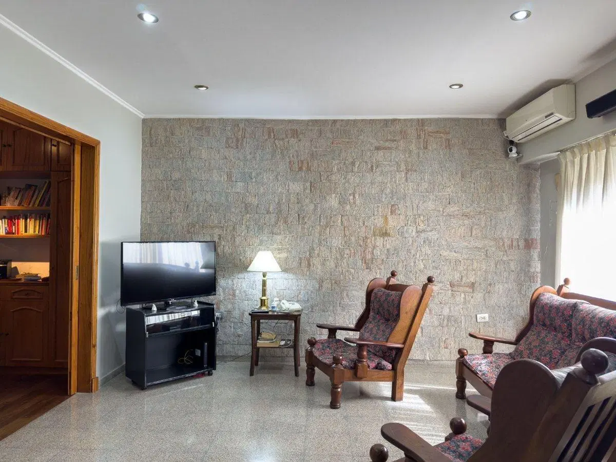 CASA EN VENTA LA PLATA 3 DORMITORIOS PILETA 2