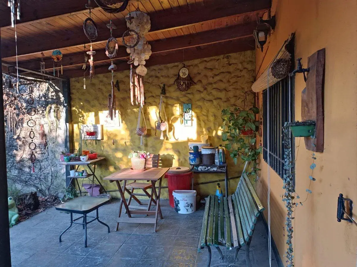 CASA EN VENTA LA PLATA 2 DORMITORIOS APTA BANCO 2