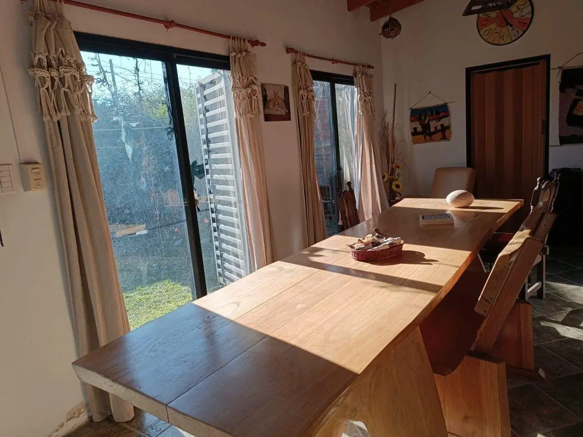 CASA EN VENTA LA PLATA 2 DORMITORIOS APTA BANCO 5