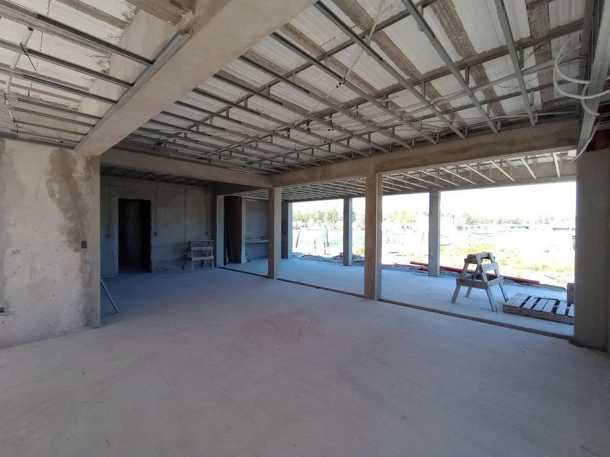 CASA EN VENTA HARAS DEL SUR 3 PILETA 4 DORMITORIOS 5