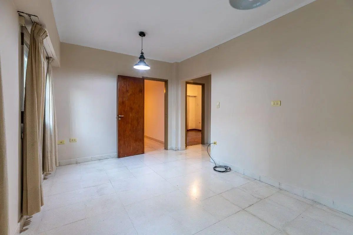 CASA EN VENTA RINGUELET 3 DORMITORIOS COCHERA 4