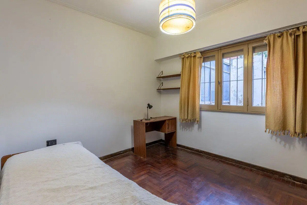 CASA EN VENTA RINGUELET 3 DORMITORIOS COCHERA 5