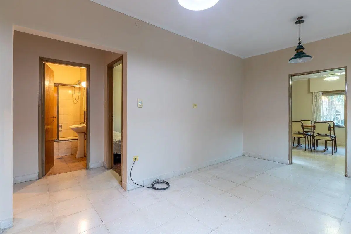 CASA EN VENTA RINGUELET 3 DORMITORIOS COCHERA 2