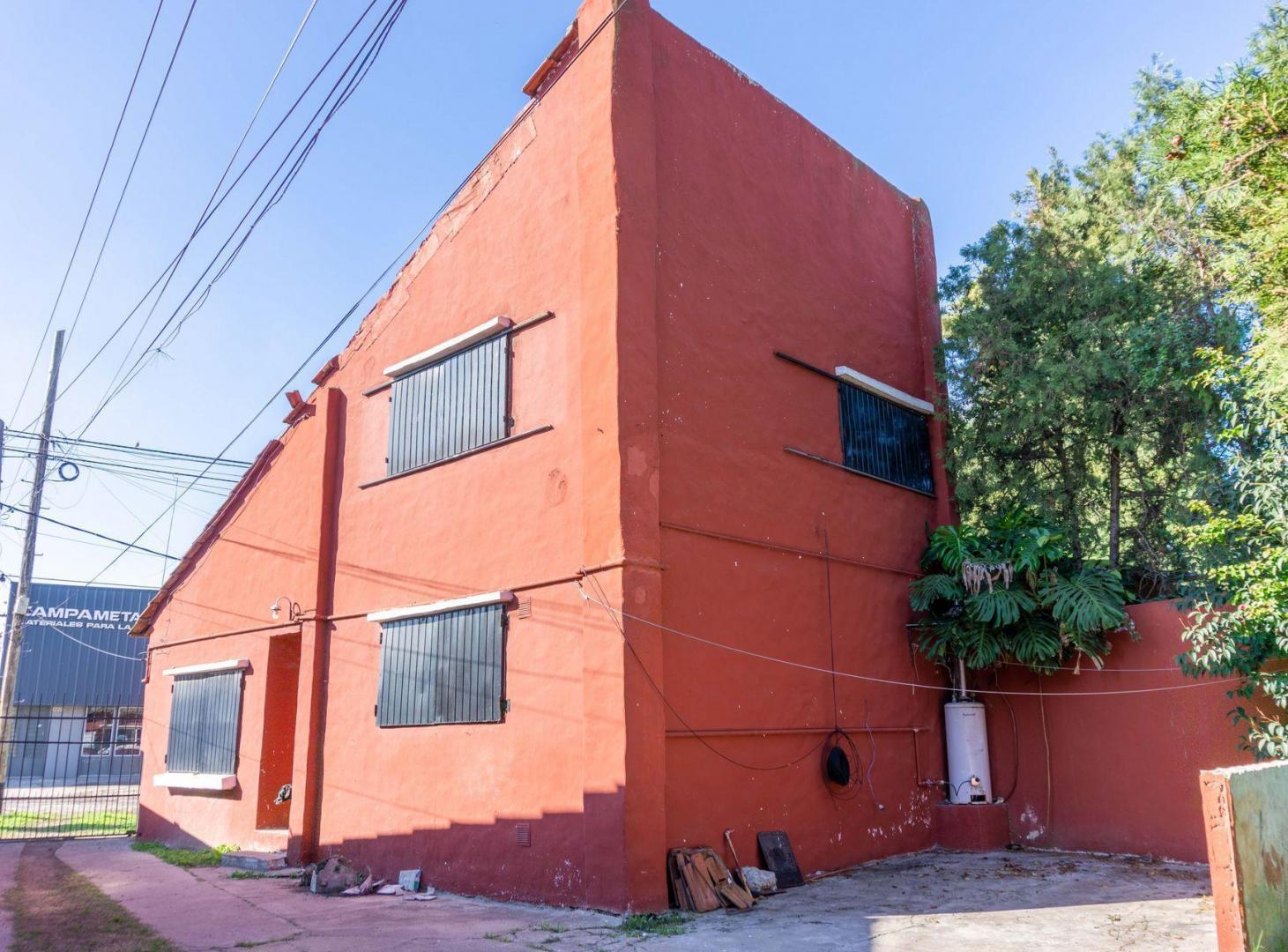 DUPLEX EN VENTA LOS HORNOS 2 DORMITORIOS