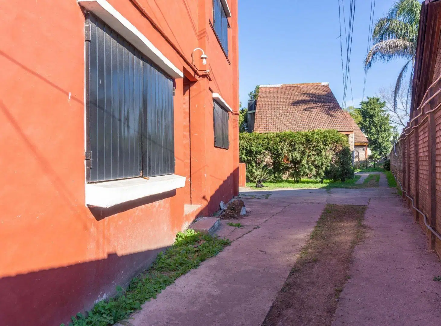 DUPLEX EN VENTA LOS HORNOS 2 DORMITORIOS 3