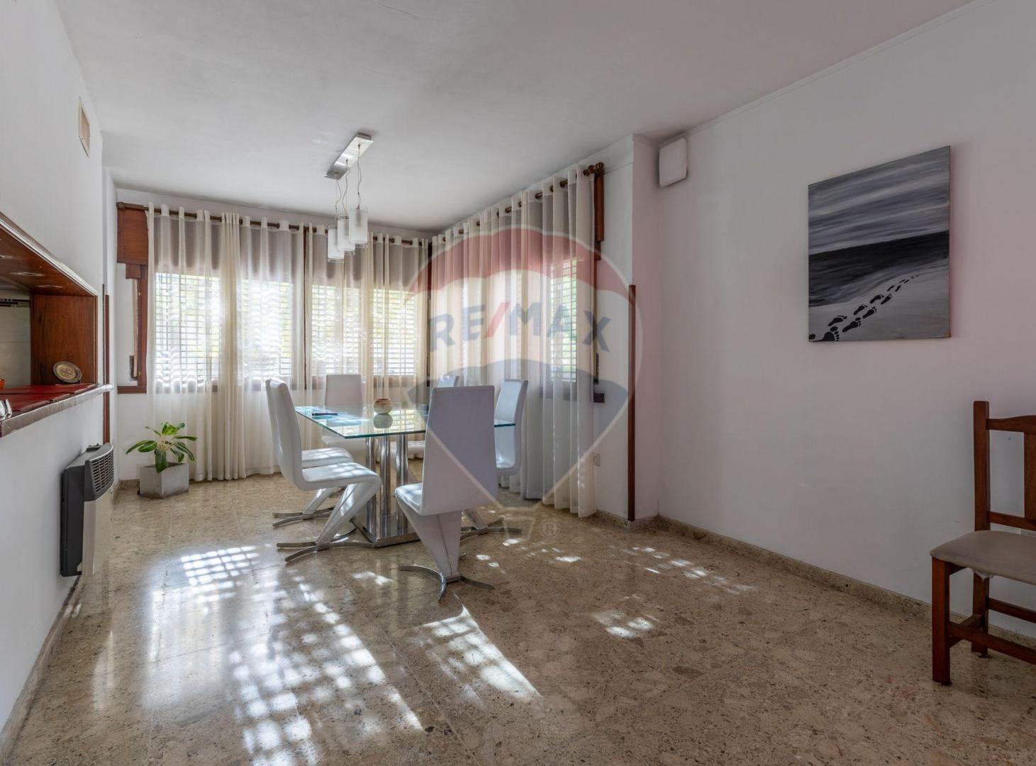 Foto de CASA VENTA LA PLATA 4 DORMITORIOS POSIBLE PERMUTA, imagen 2
